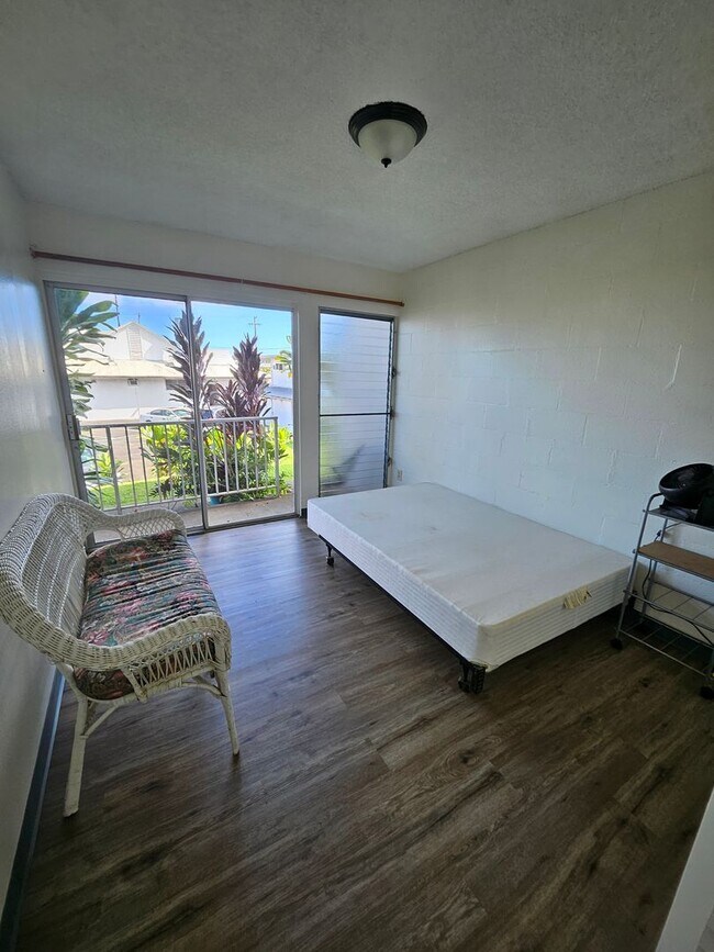 Building Photo - 1 bedroom apartment available