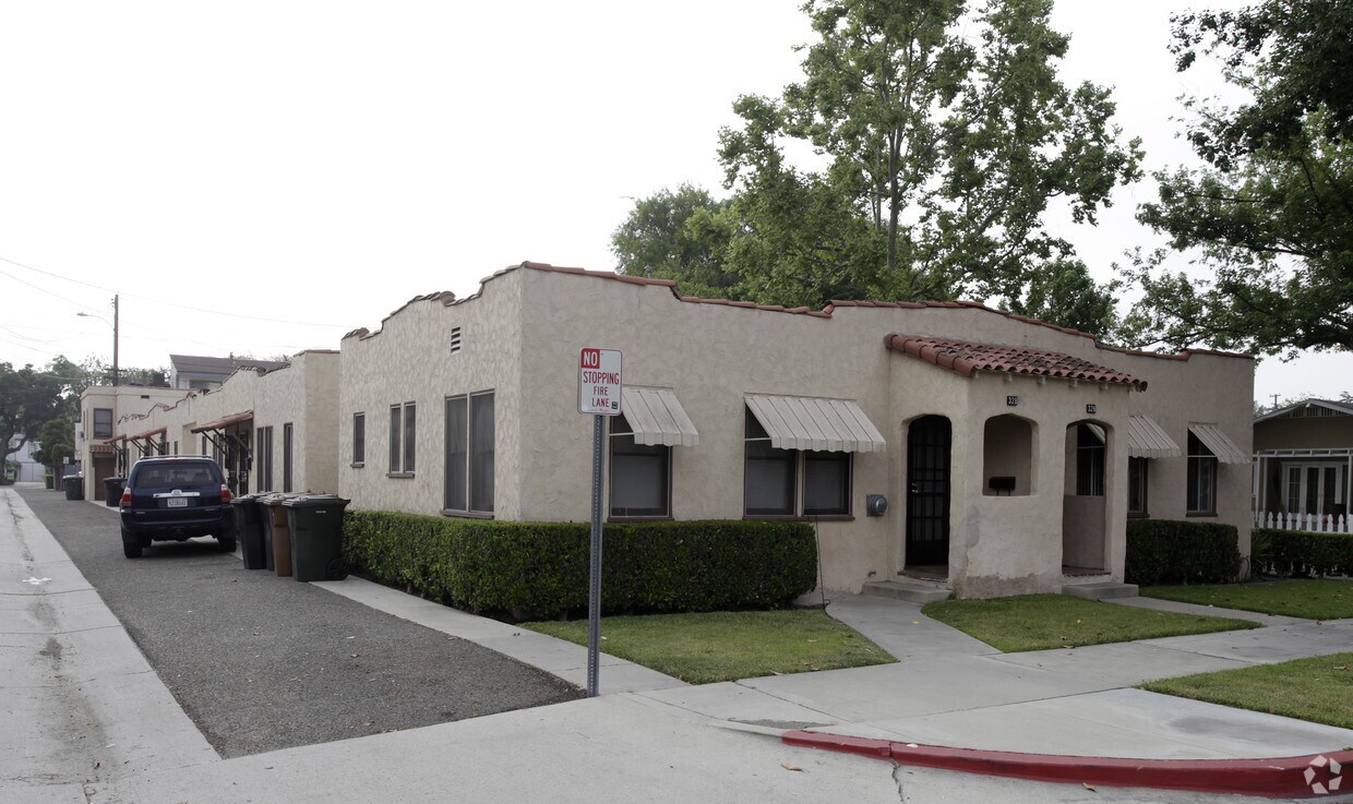 Primary Photo - 326-328 N Balcom Ave