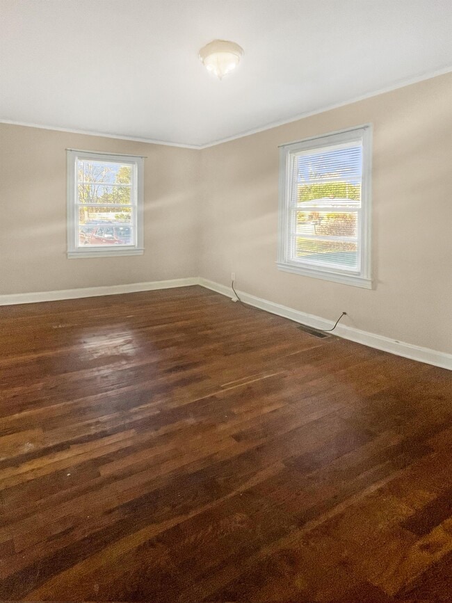 Building Photo - 40 Echols Dr