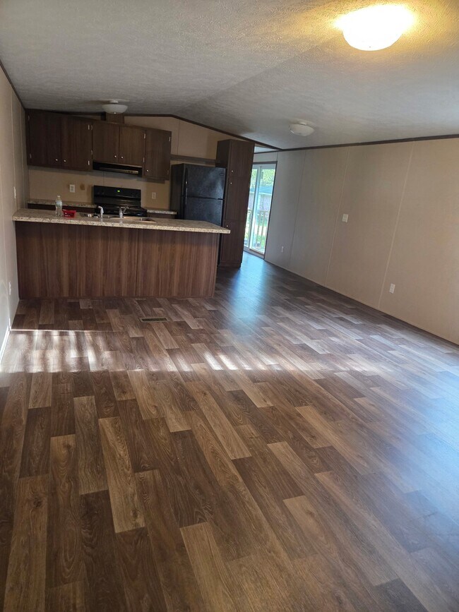 Foto del edificio - 24330 Creekwood Dr