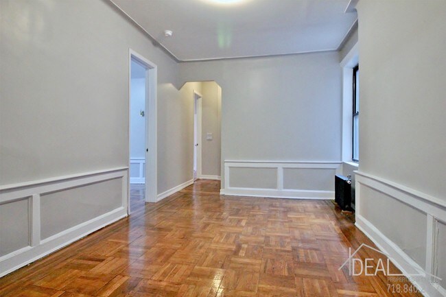 Building Photo - Charming Spacious 2 Bed with Closets