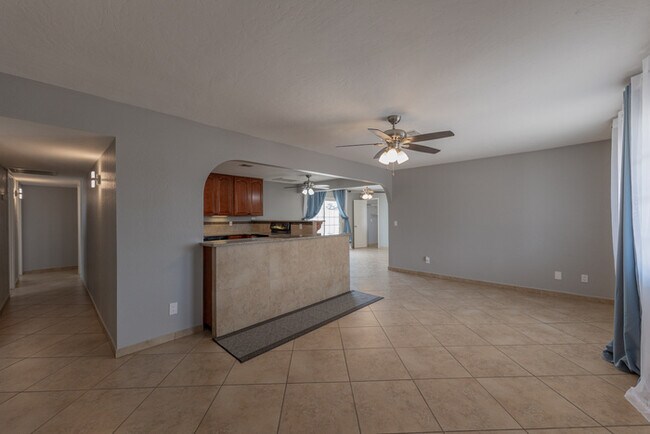 Building Photo - 11419 N 58th Ave