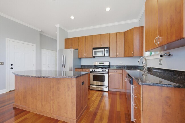 Foto del edificio - 2204 N Natchez Ave