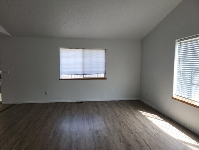 Foto del edificio - 2262 Ironwood St