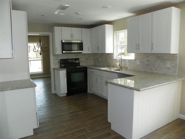Building Photo - 18027 Bambriar Dr