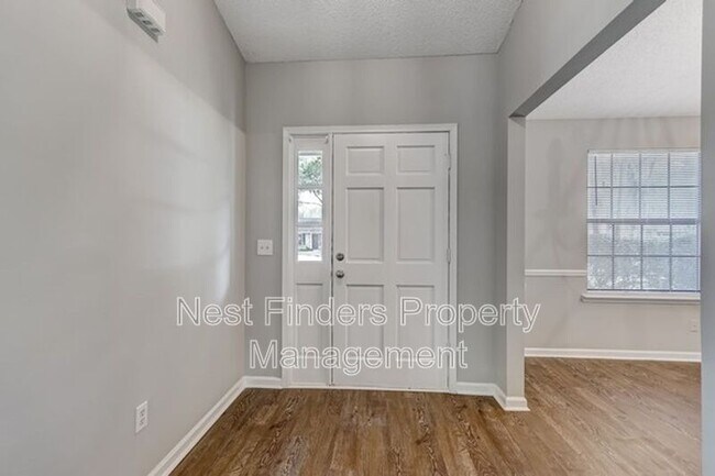 Foto del edificio - 10460 Roxbury Ln