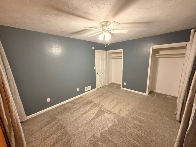 Foto del edificio - 933 E 13th St