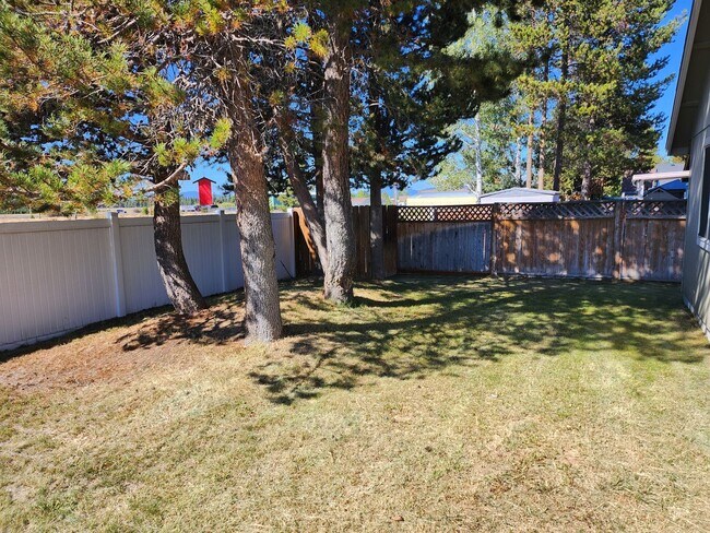 Foto del edificio - 51269 Riley Ln