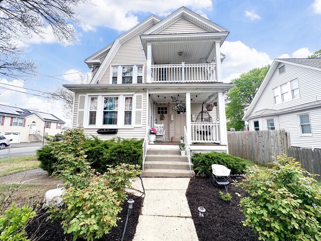 Building Photo - 826 Black Rock Tpke