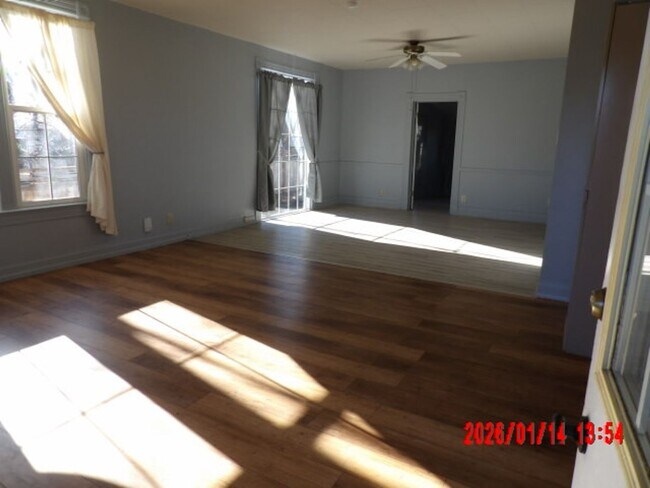 Foto del edificio - 1306 10th St