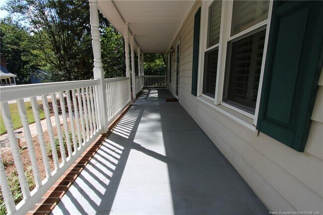 Building Photo - 100 Fawn Ct