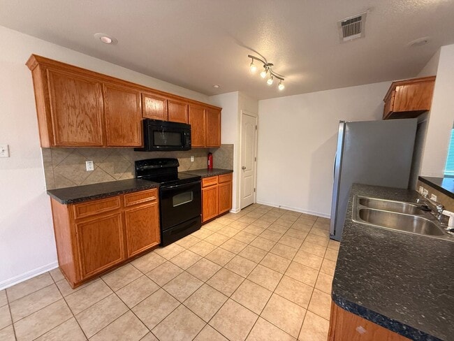 Building Photo - 3601 Salt Fork Dr