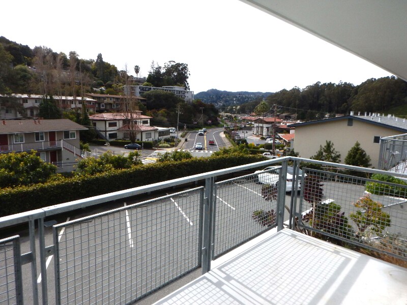 105 Belvedere Dr Unit 4, Mill Valley, CA 94941 Room for Rent in Mill