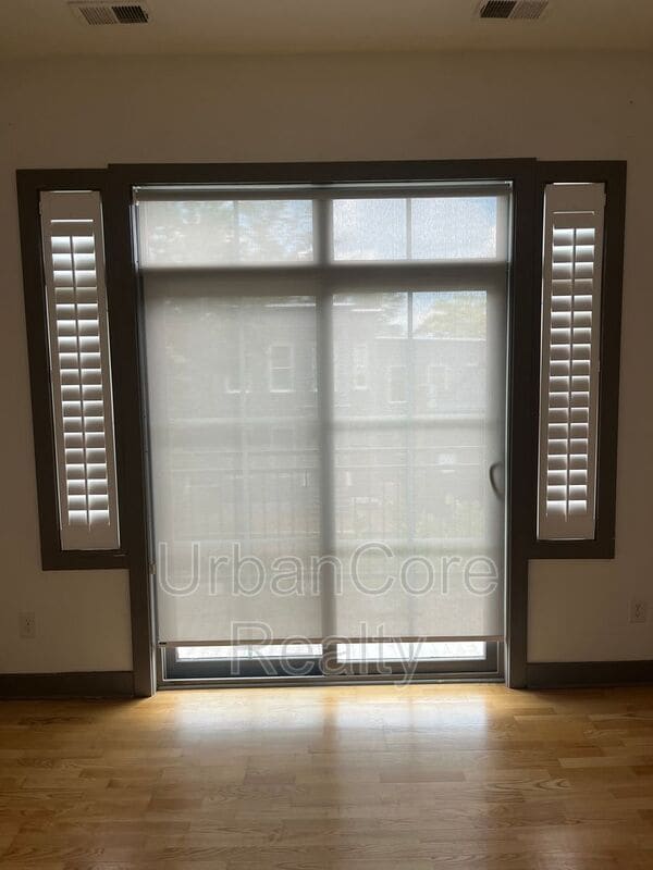 Building Photo - 320 N 32nd St