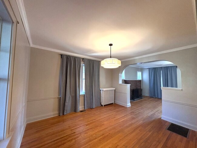 Building Photo - 7569 Dale Ave