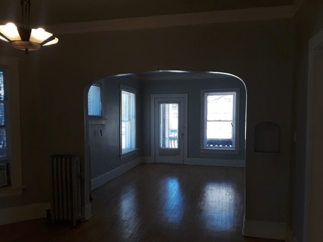 Building Photo - 880 E 100 S
