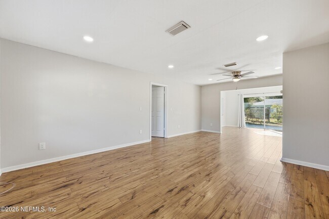 Foto del edificio - 335 Palos Ct