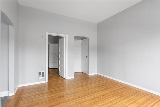 Building Photo - 2318 Santa Clara Ave