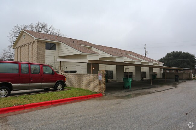 Building Photo - City Lake Townhomes