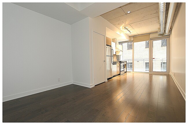 Building Photo - 340 McLeod St