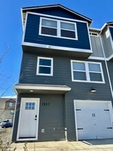 Building Photo - 7857 Houston Lp
