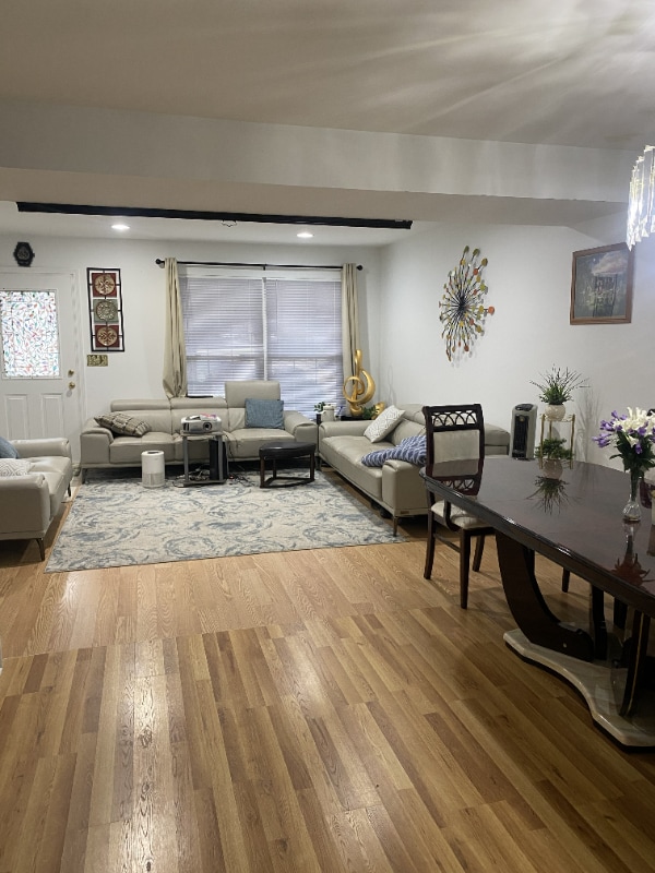 Building Photo - 712 Legends Dr