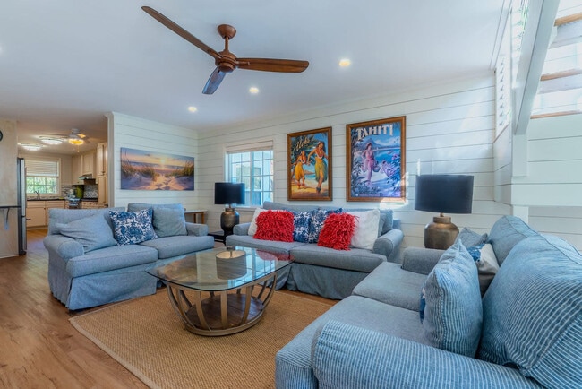 Building Photo - 7 Periwinkle Ln