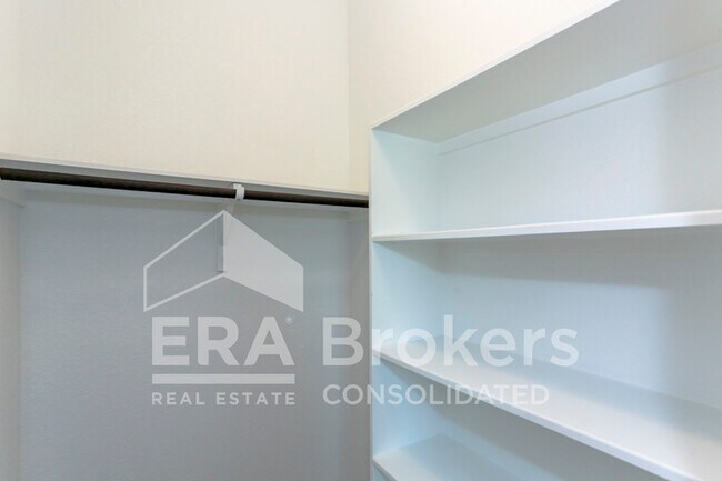 Foto del edificio - 4721 Highmont Dr