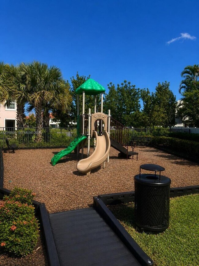 Foto del edificio - 6835 Broadwater Ln