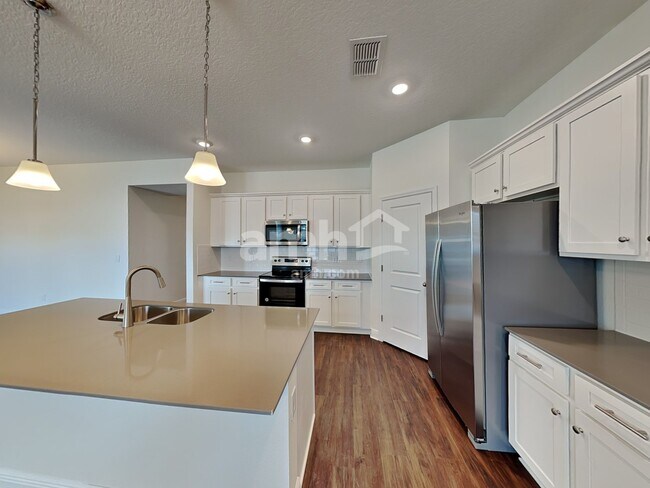 Building Photo - 935 Heavenly Dr