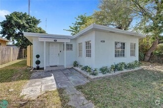 Building Photo - 6128 SW 39th St