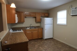 Building Photo - 606 S Trenton St