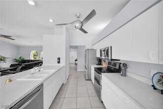 Building Photo - 2861 SW 23rd Pl