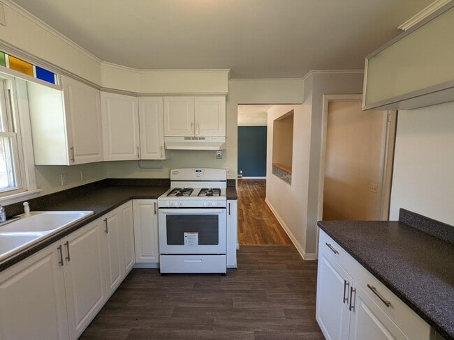 Building Photo - 4322 Doncaster Dr