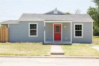 Building Photo - 2501 S 18th St