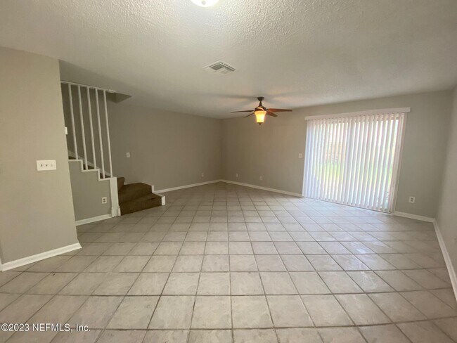 Foto del edificio - 3343 Mandarin Glen Dr