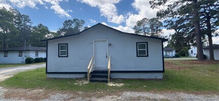 Building Photo - 1130 Charlie Dr