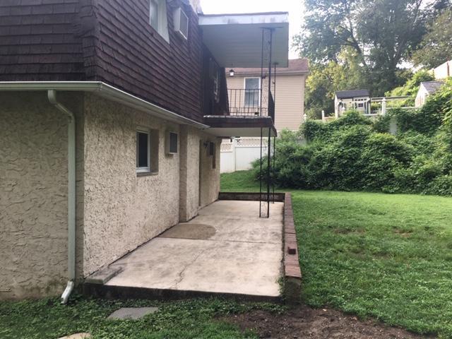 Back Patio & Scenic Balcony - 54 Jefferson St