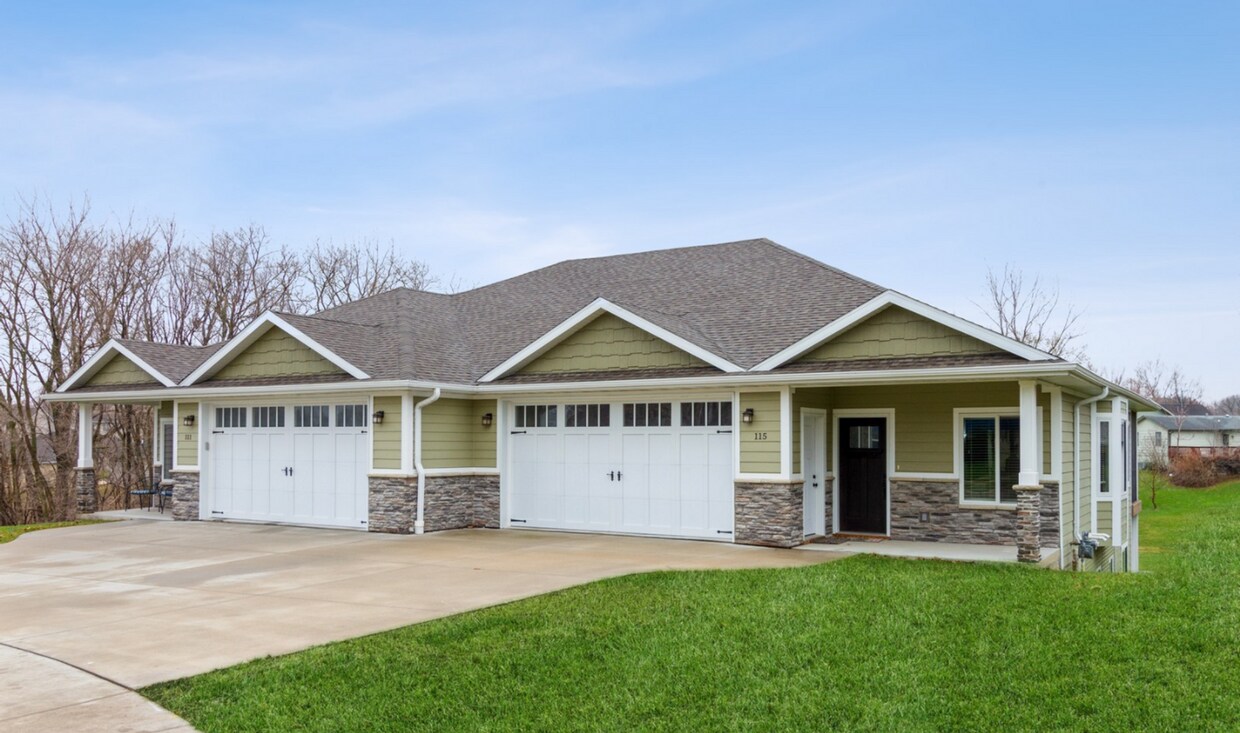 115 Glenwood Street; Pella Apartment for Rent in Pella, IA