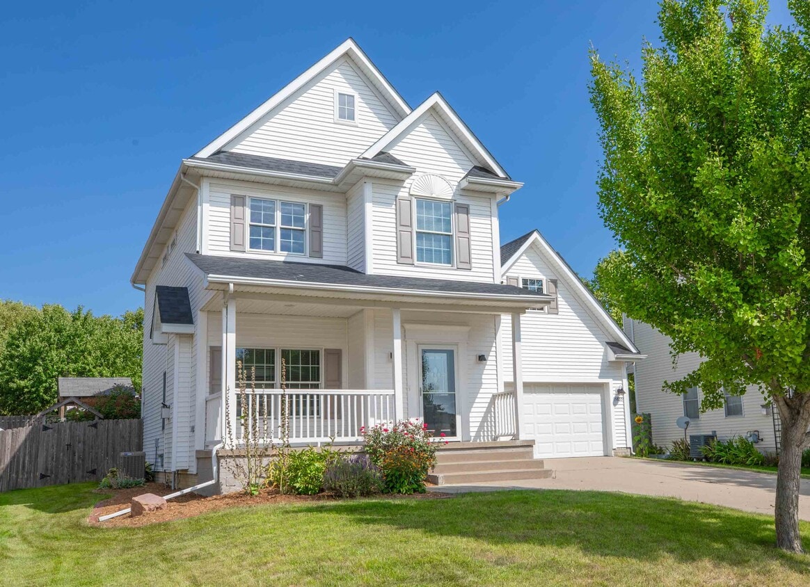 Foto principal - 15835 Hawthorn Dr