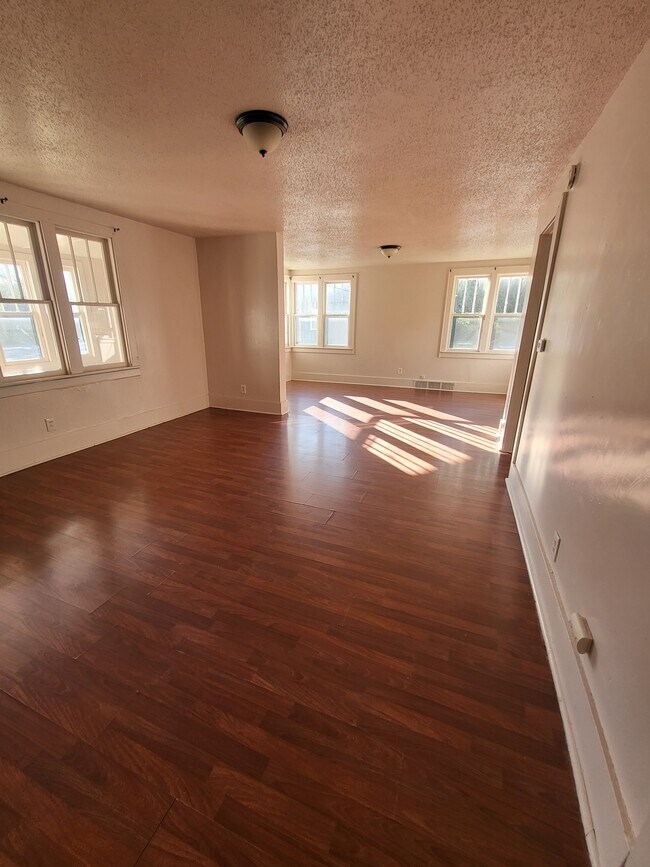 Foto del edificio - 1192 Maple St