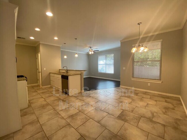 Foto del edificio - 1812 NE 135th St