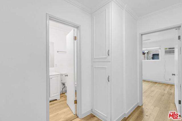 Building Photo - 4916 Hazeltine Ave