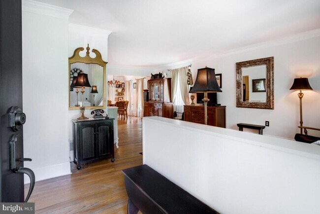 Foto del edificio - 2148 Old Dairy Farm Rd