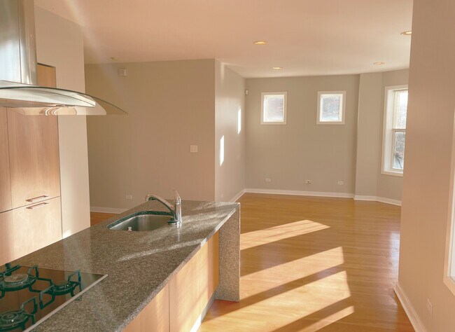 Building Photo - 1655 N Fairfield Ave