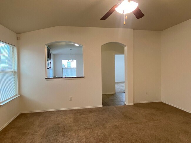 Foto del edificio - 3 BEDROOM, ACADEMY ISD