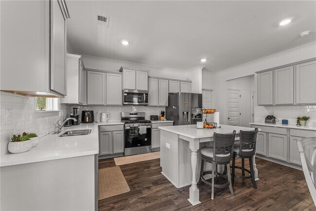 Building Photo - 379 Blue Juniper Cir