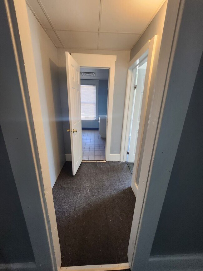 Foto del edificio - 4 bedroom rental for students, will rent t...