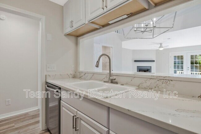 Foto del edificio - 4221 Brookside Dr
