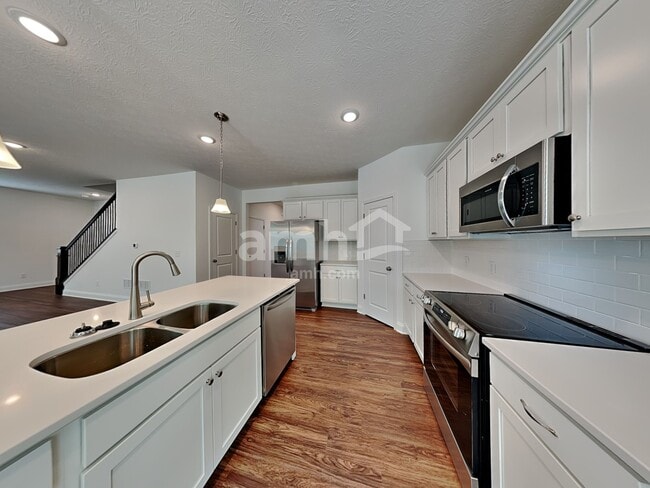 Building Photo - 8284 Northpoint Dr